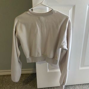 Cropped crewneck